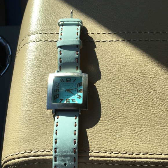 Turquoise watch - Picture 2 of 3